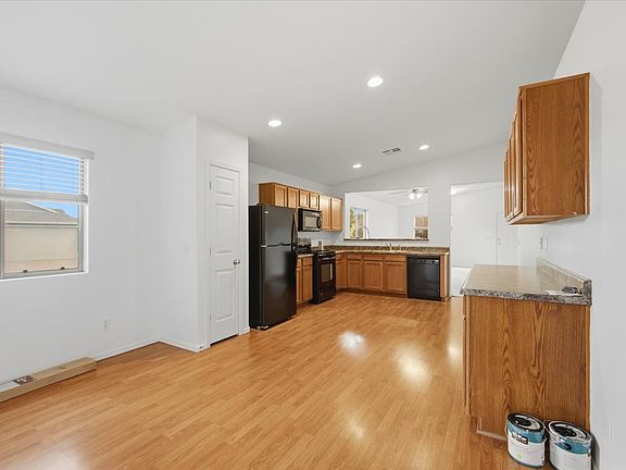 2nd image of 605 Harding Rd