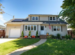 125 Garfield St, Freeport, NY 11520