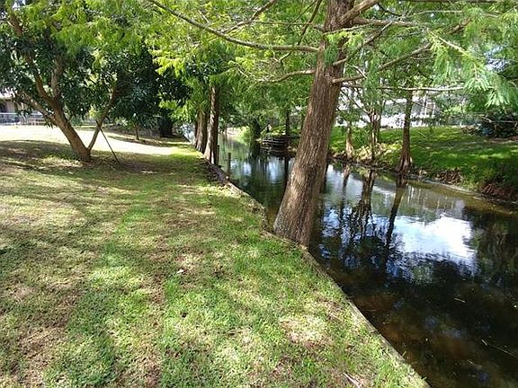 2nd image of 102 Edgewater Dr