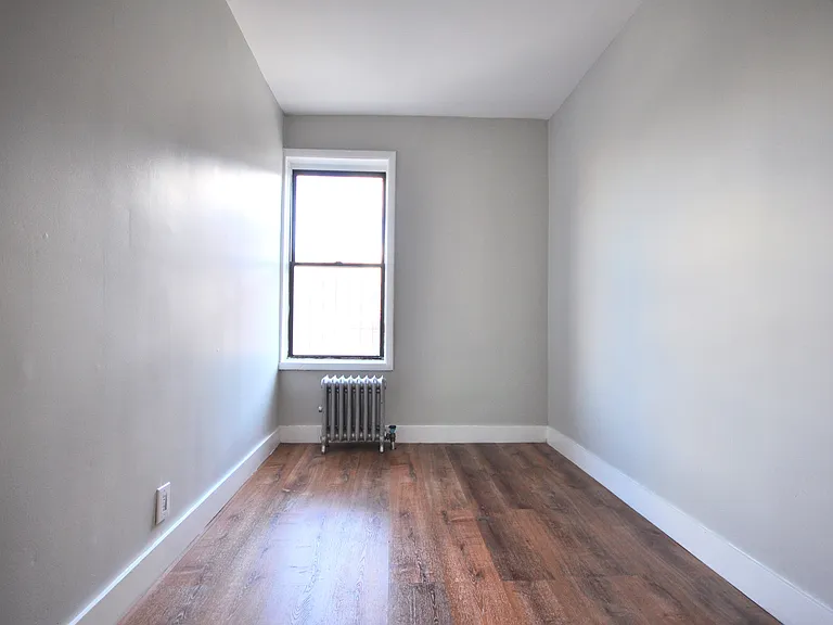 330 Albany Ave #3 — Photo 9