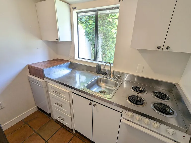 169 N Wetherly Dr — Photo 23