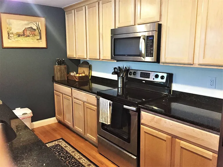 270 Cedar St #5 — Photo 3