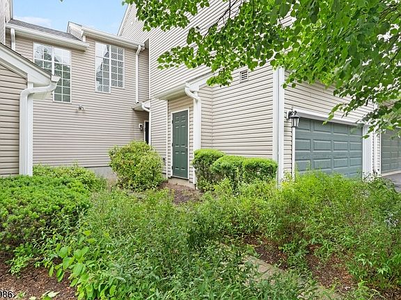 2nd image of 29 Heatherwood Lane