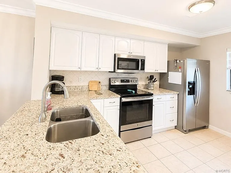 7430 S Ocean Dr #220 — Photo 5