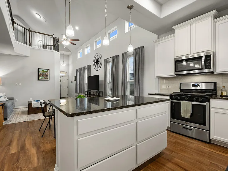 1404 Jenkins Bnd #11 — Photo 16