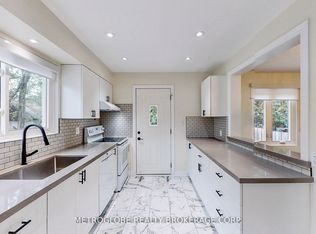 1480 Freeport Dr, Mississauga, ON L5C1S8