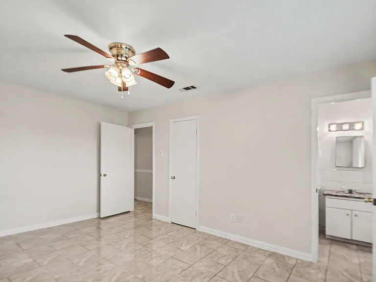 5726 Ettrick Dr — Photo 10