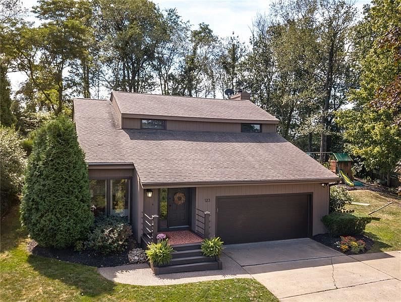 1st image of 123 Deer Valley Dr
