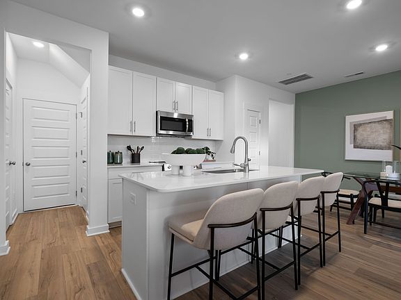 3rd image of 222 Topper Ln