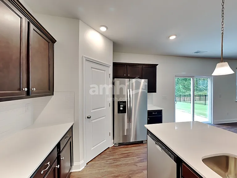7409 Garrett Ct — Photo 3