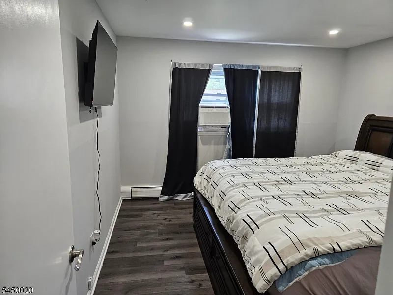 3 bed, 2.0 bath, 1560 sqft, $3,100 — Photo 4