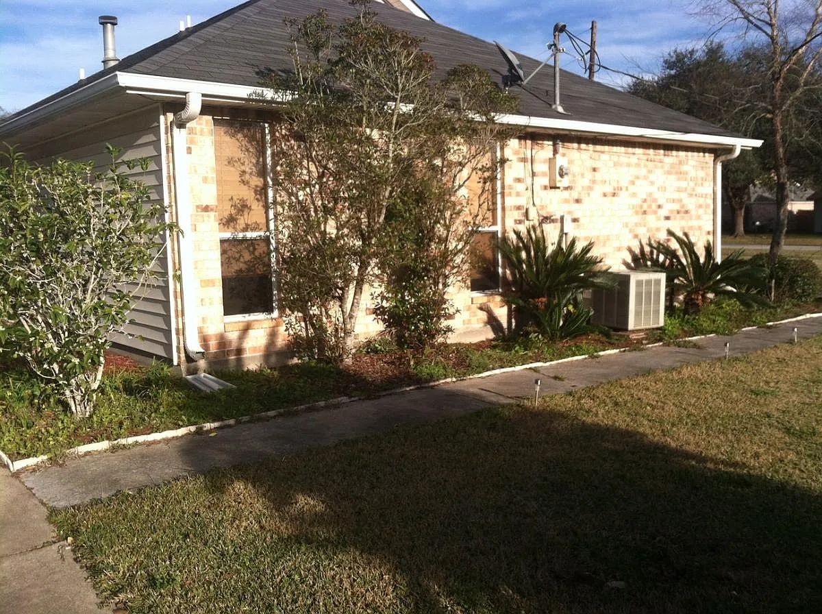 43218 Lake Terrace Drive — Photo 2