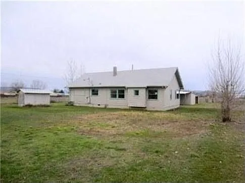 3647 Avenue H photo 1