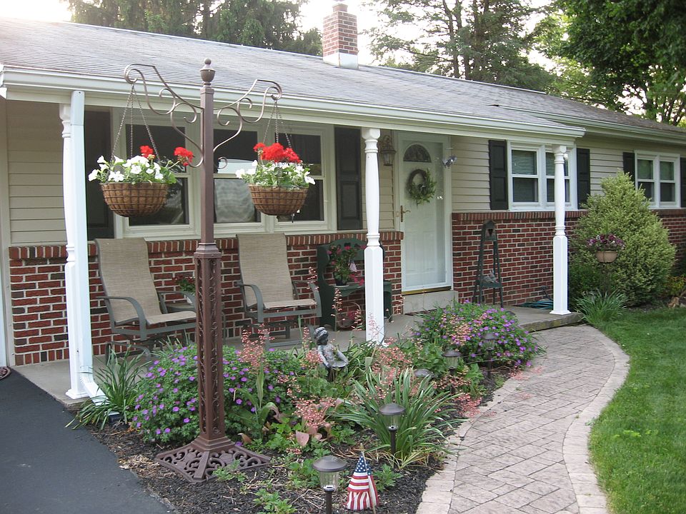 1st image of 2923 Orchard Ln