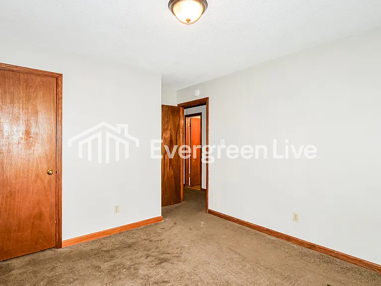 1107 Highland St — Photo 9