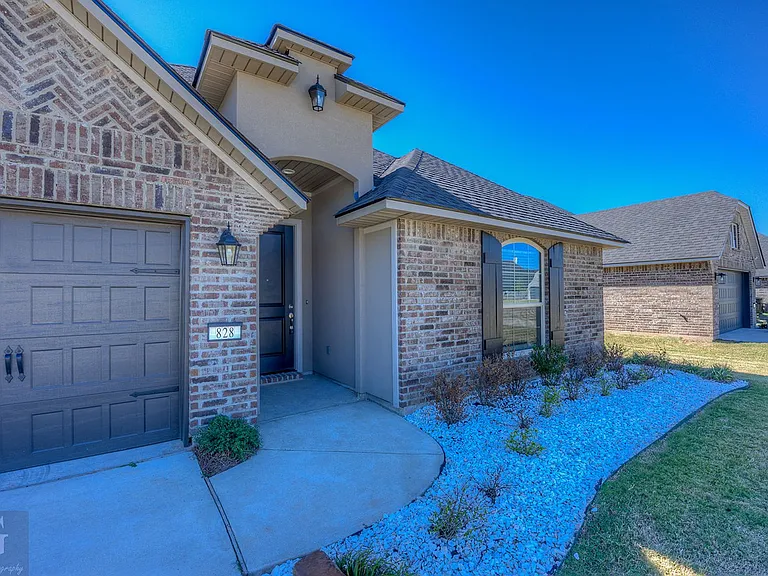 828 Abita Chase — Photo 1