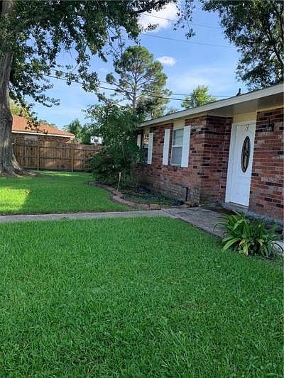 1st image of 2109 Longwood Dr