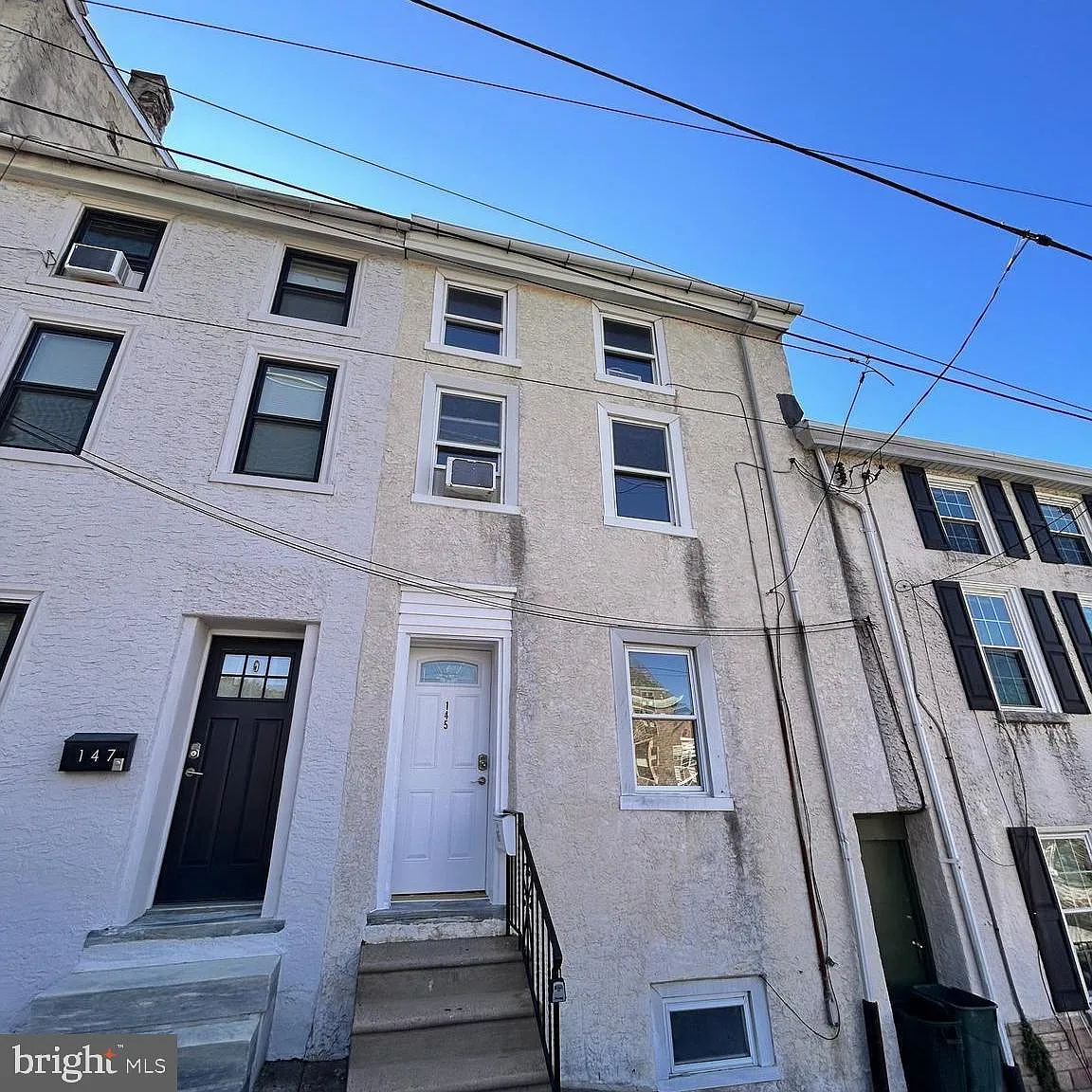 4 bed, 1.5 bath, 1317 sqft, $2,250 — Photo 2