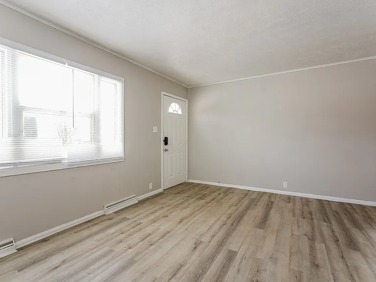 1793949_021_living_room_13574701.jpg