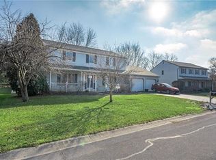 217 Cornerstone Dr, Blandon, PA 19510