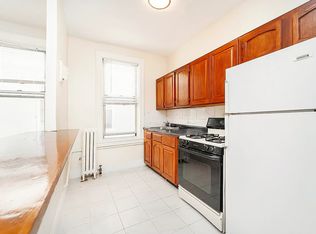 3126 35th St #2A, Astoria, NY 11106