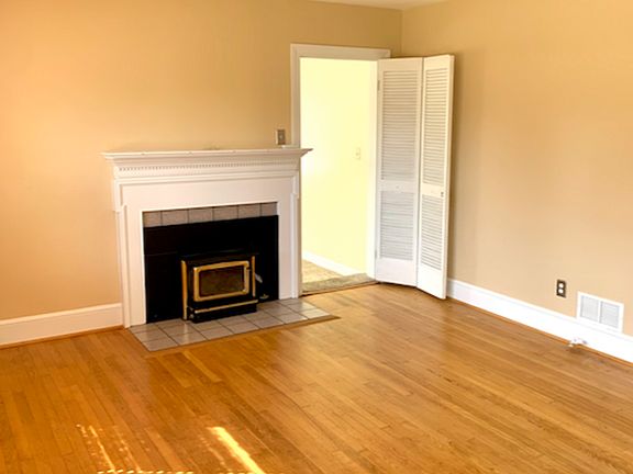4th image of 8810 Brawner Dr