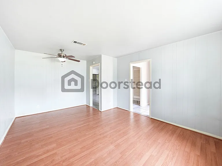 204 Jefflyn Ct — Photo 8