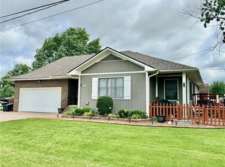 101 W 3rd St, Altamont, KS 67330