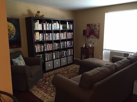 2152 Kipling - Living Room