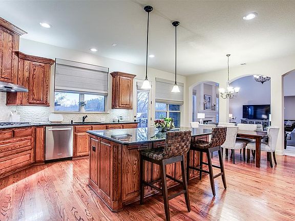 5th image of 2417 Top Rail Ln