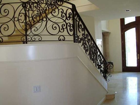 2nd image of 1136 Mansiones Ln