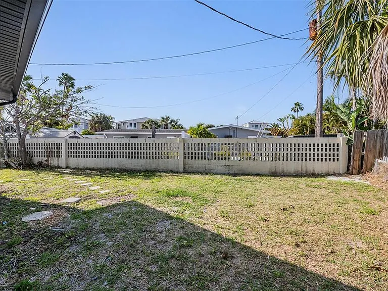 14040 Miramar Ave — Photo 22