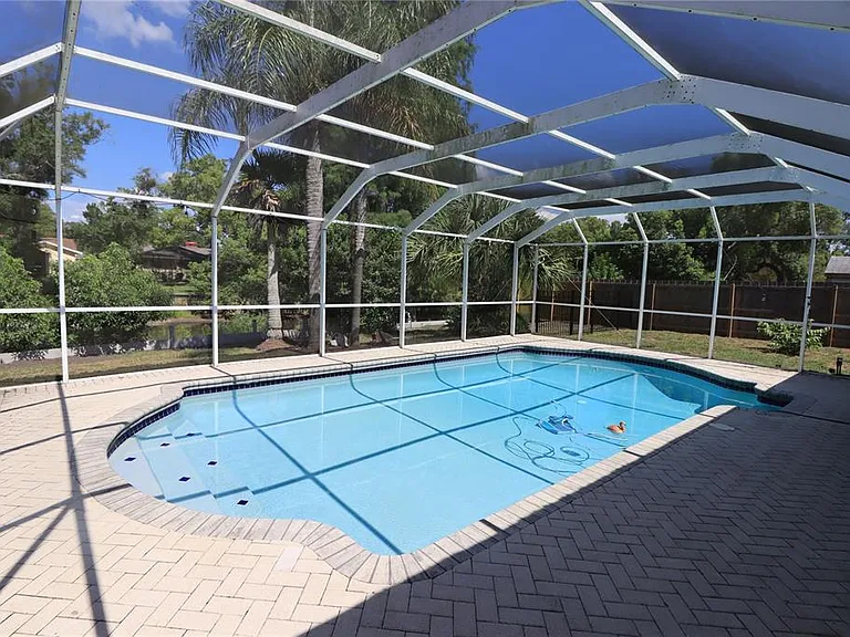 17815 Sunrise Dr — Photo 3