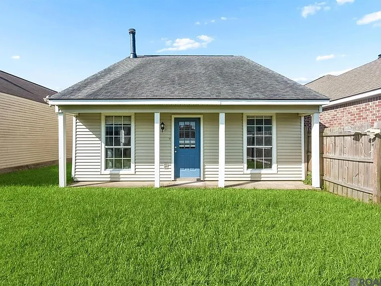 3325 Myrtle Grove Dr — Photo 1