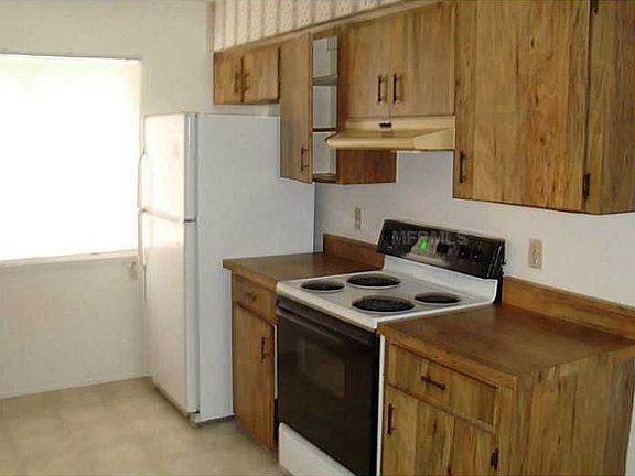 4th image of 1922 Haperon St