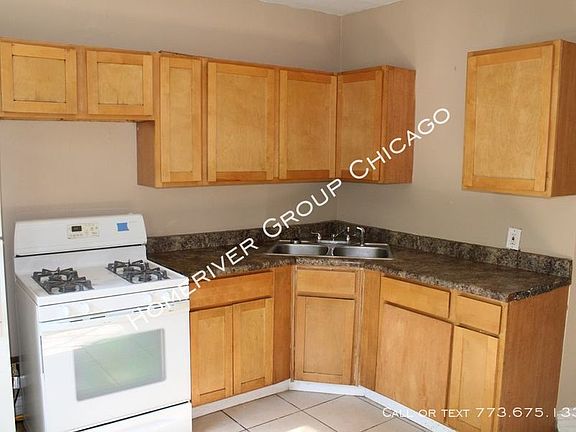 3rd image of 5707 S Hoyne Ave