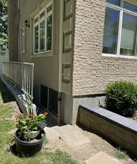 549 Wolf Hill Rd — Photo 13