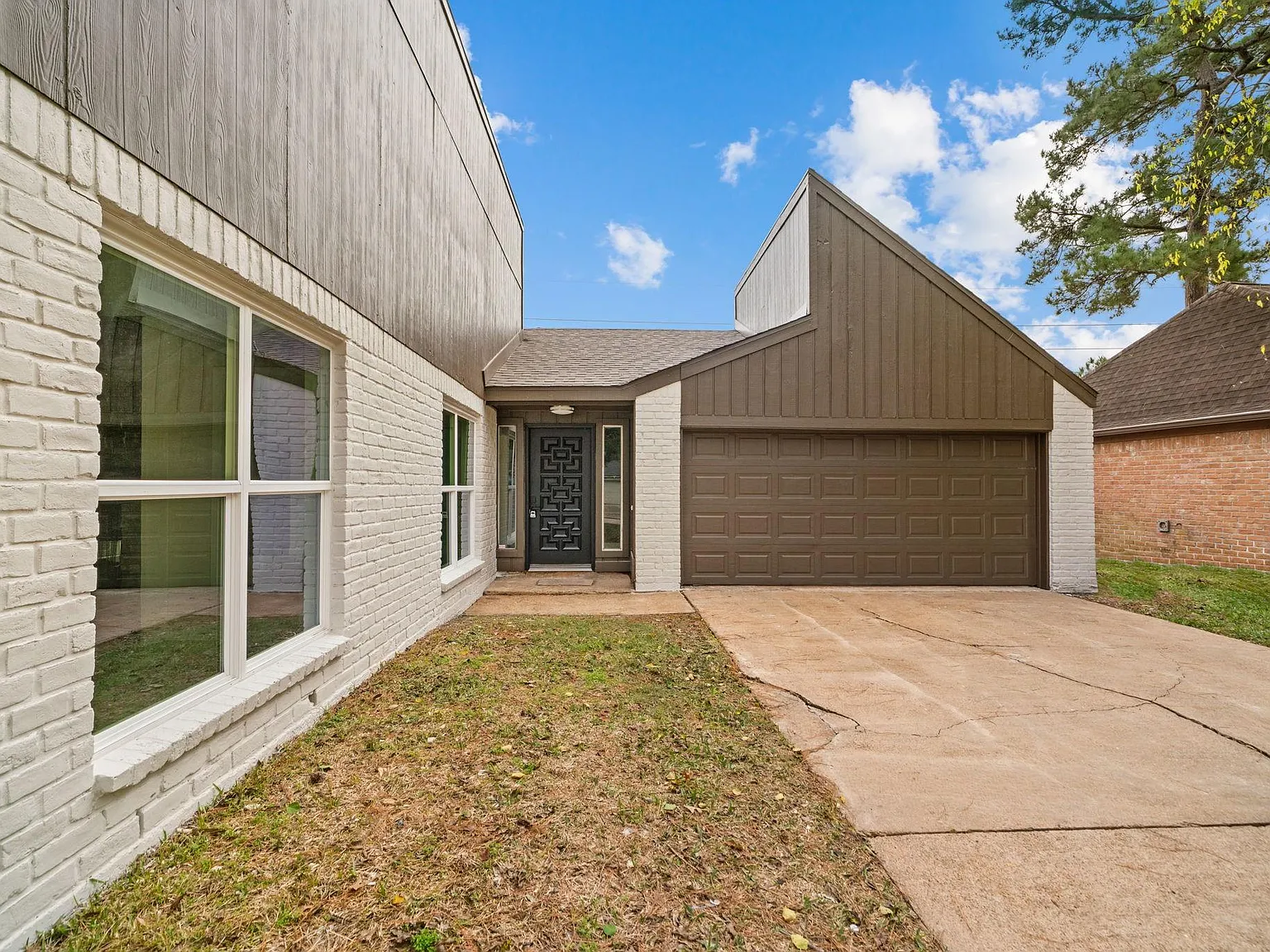 3 bed, 2.0 bath, 1811 sqft, $2,200 — Photo 4