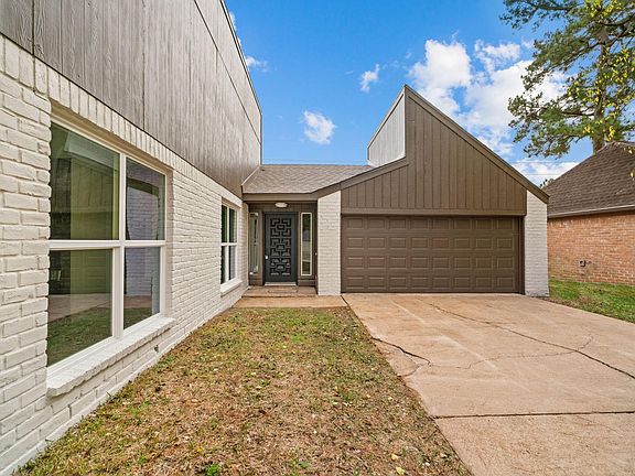 4th image of 15034 Rose Valley Dr