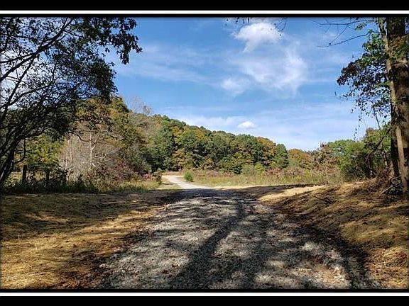3rd image of 2111 Spud Run Rd