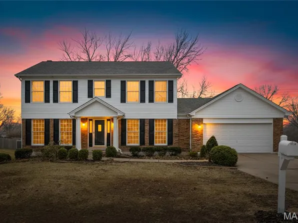 1005 Waldo Ln, Saint Charles, MO 63304