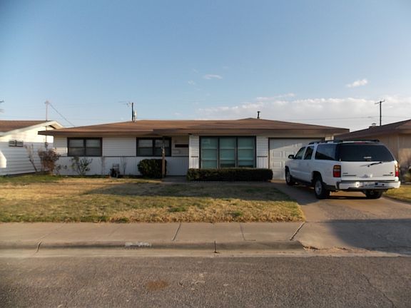 2nd image of 3774 E Everglade Ave