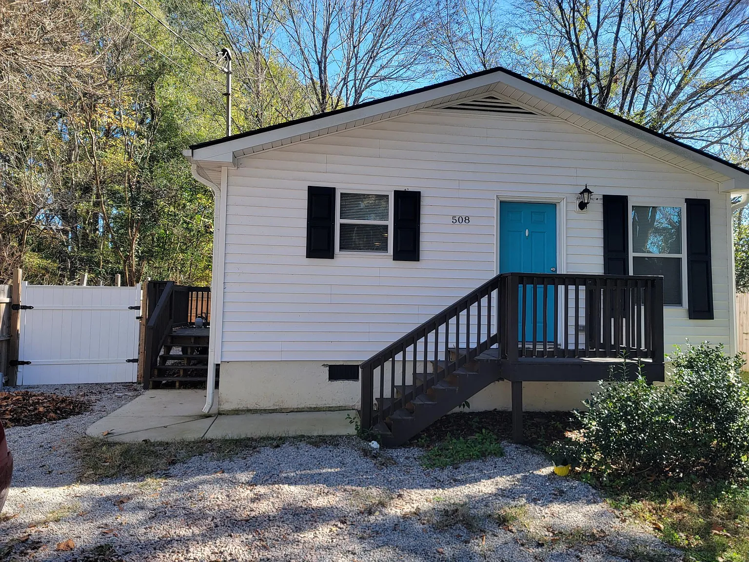 3 bed, 1000 sqft, $1,575 — Photo 2