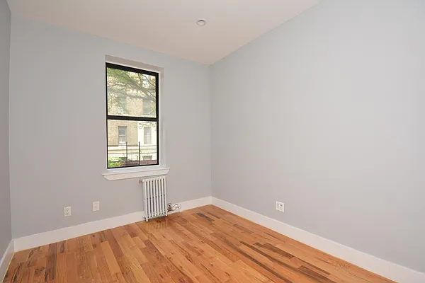 Rented by Clove Realty LLC | media 4