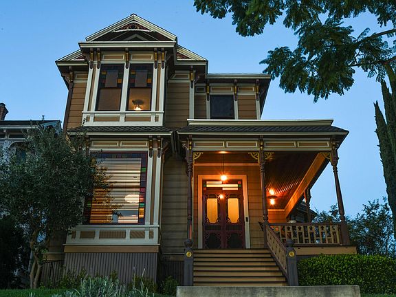 5th image of 1321 Carroll Ave