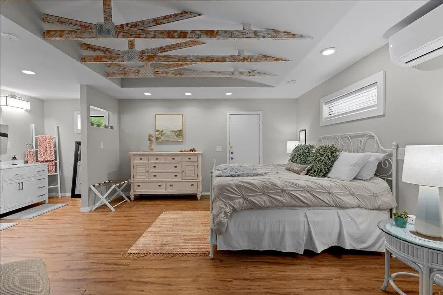 3 bed, 3.0 bath, $3,761 — Photo 4
