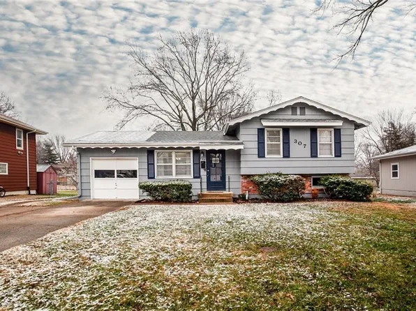 307 NE Florence Ave, Lees Summit, MO 64063
