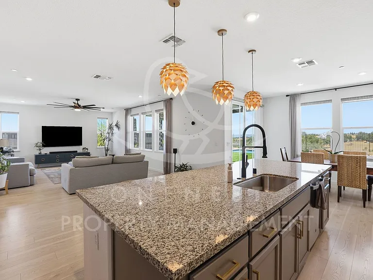 2532 Eastridge Dr — Photo 9