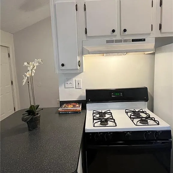 1115 Shelby Pl SE #B — Photo 20