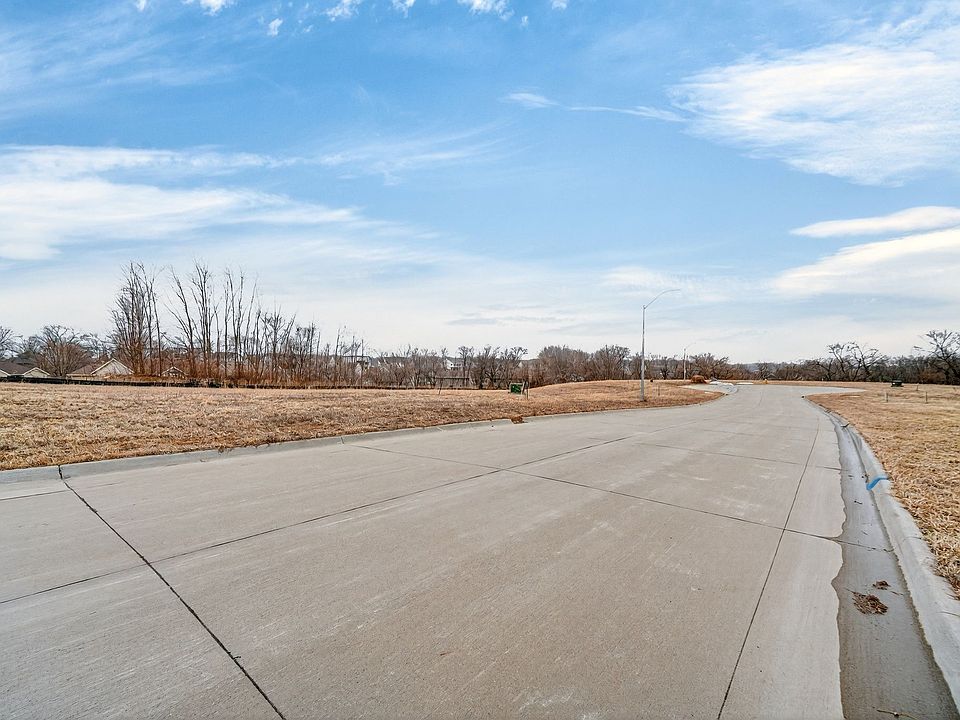 1st image of 272 Alder Blvd
